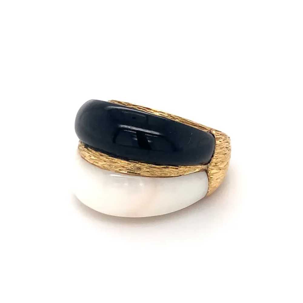 White Coral and Black Onyx Bombe 18K Yellow Gold … - image 2