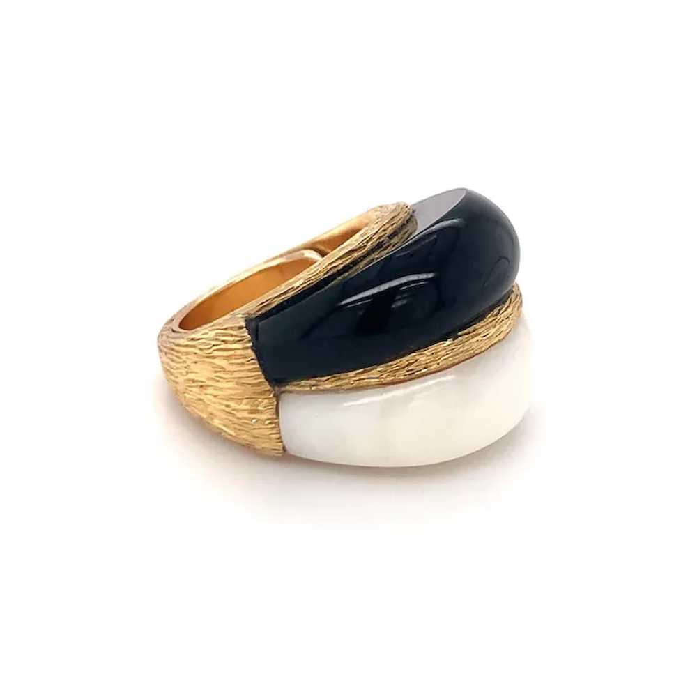 White Coral and Black Onyx Bombe 18K Yellow Gold … - image 5