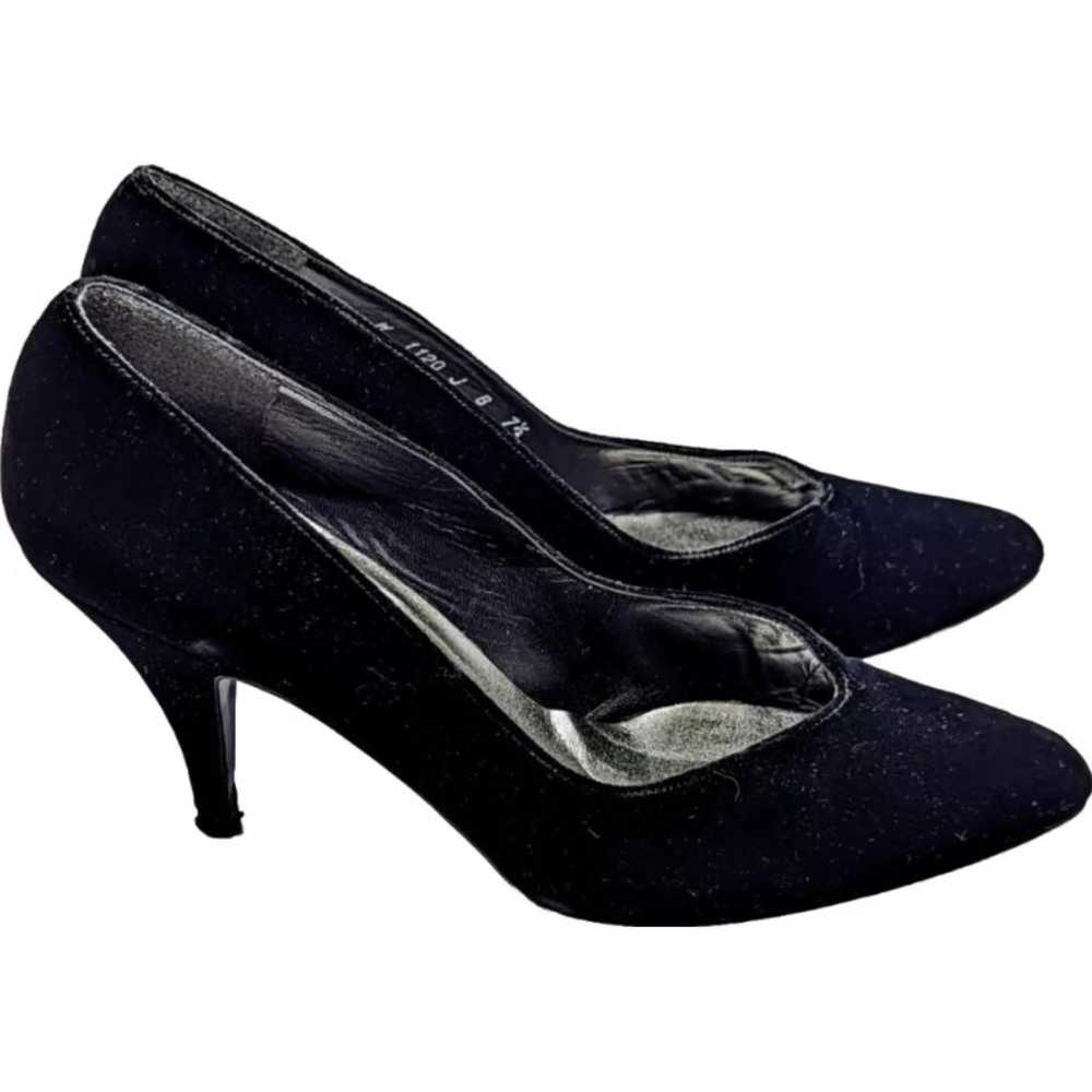 Stuart Weitzman Velvet heels - image 3