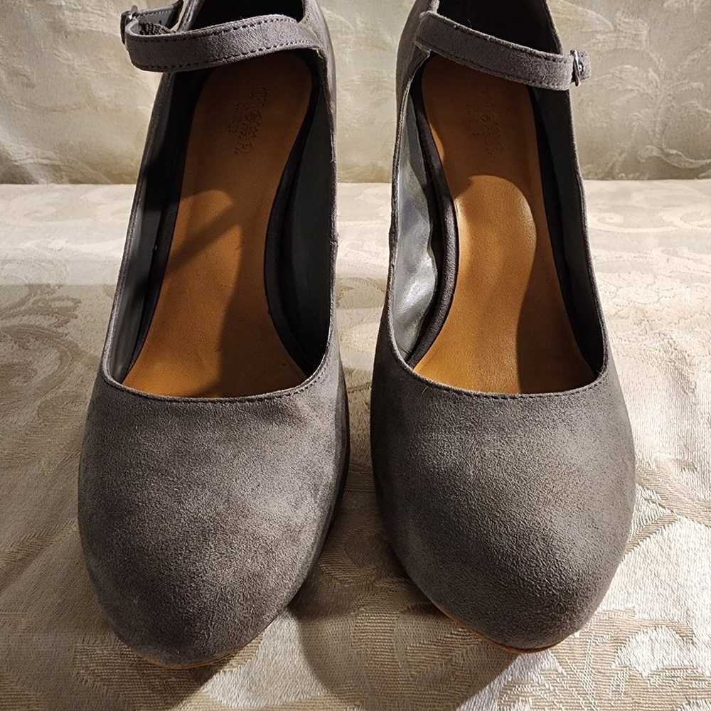 Crown Vintage Grey Suede 4" wood tone block heel - image 1