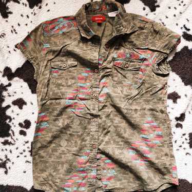 "PANHANDLE " WOMEN'S CAMO MILITARY STYLE BUTTON UP