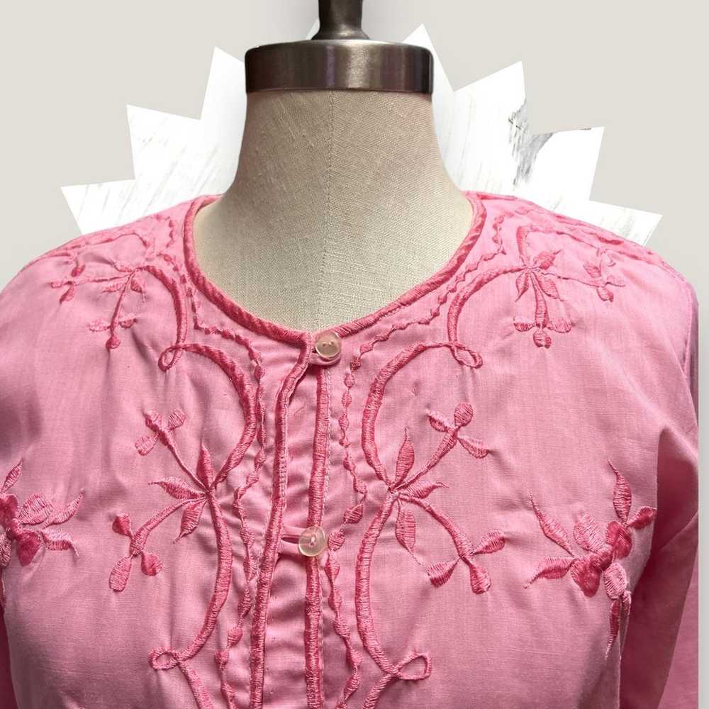 Embroidered Top Vintage Floral Blouse Size Medium… - image 4