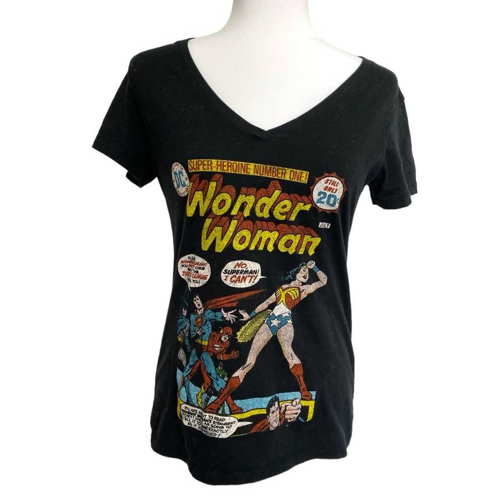 Wonder Woman Women’s Size L Black V-Neck T-Shirt - image 1