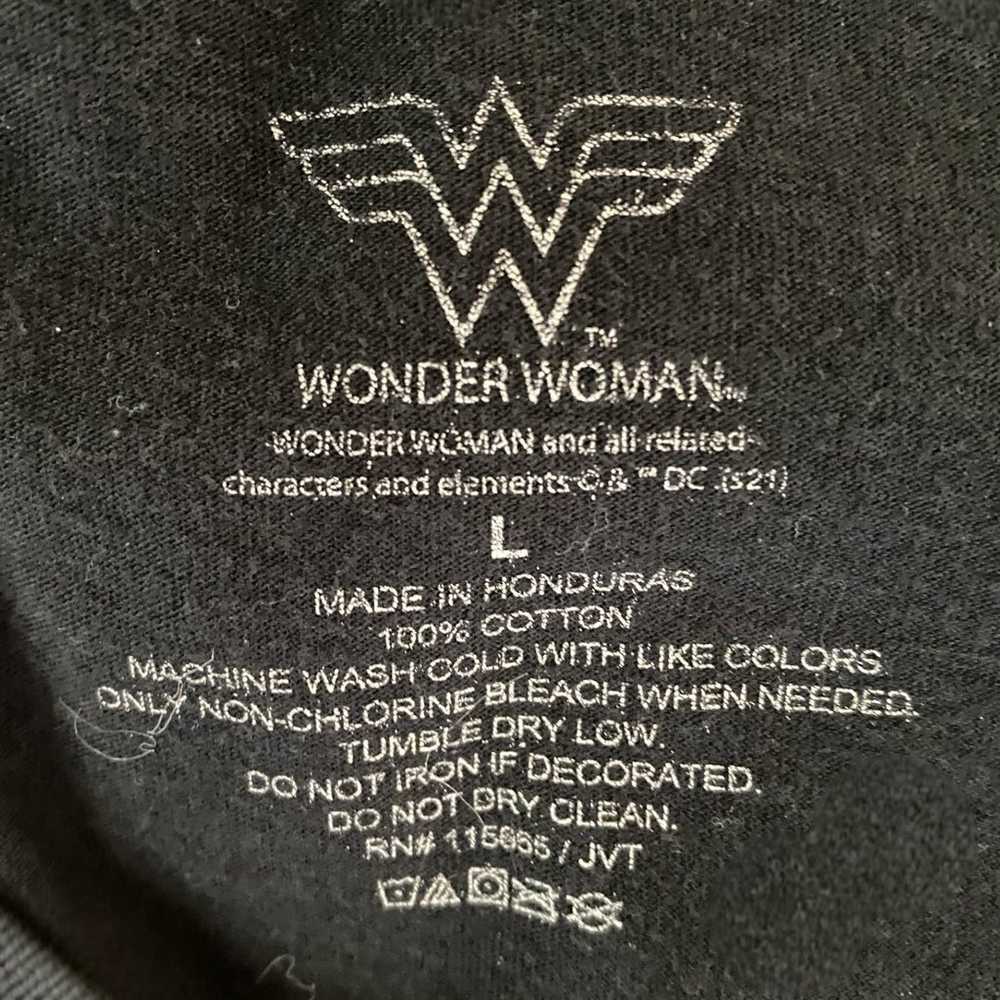 Wonder Woman Women’s Size L Black V-Neck T-Shirt - image 3