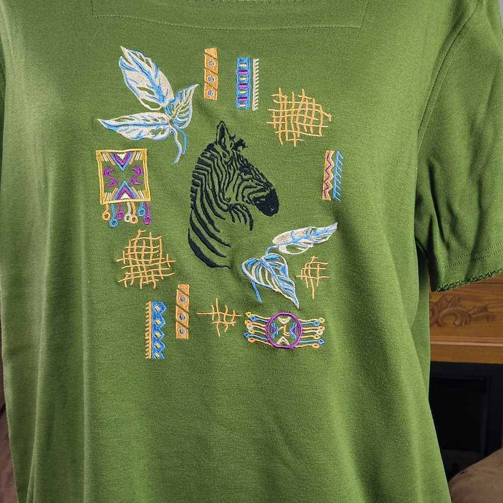 Cabin Creek Women's Olive Green Embroidered Top Z… - image 3