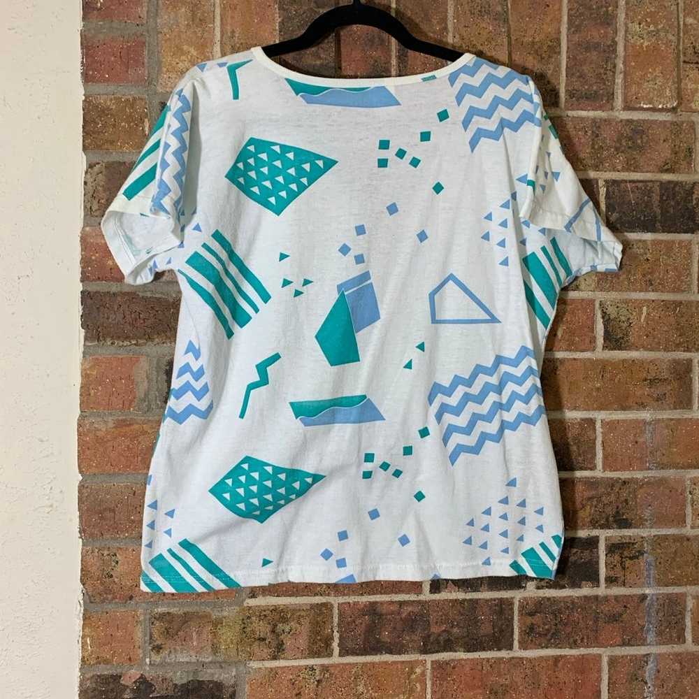 Vintage 2000’s abstract Nike shirt - image 4