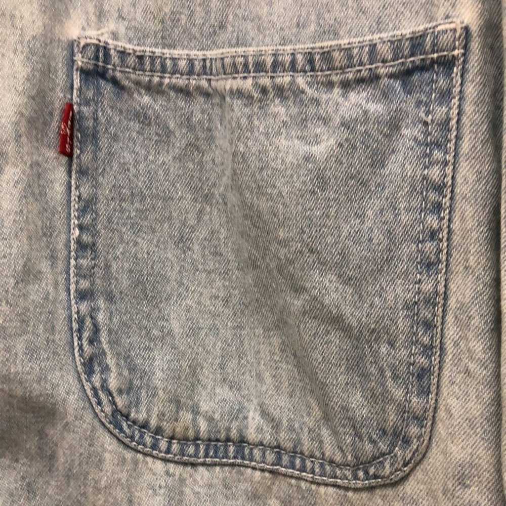 Vtg Levi’s Jeans for Women snap button washed den… - image 4