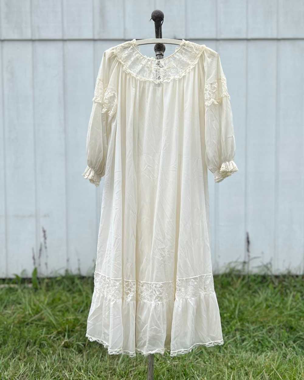 Radcliffe 1960s Peignoir Set (One Size) | Used,… - image 2