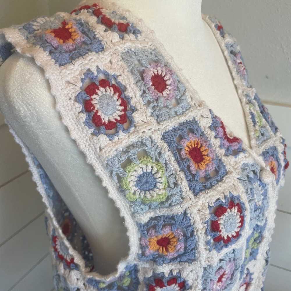 Vintage crocheted vest beautiful condition by Bla… - image 3