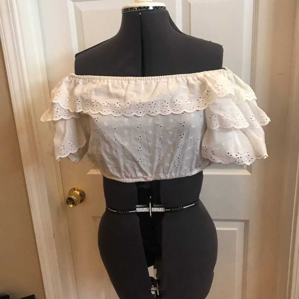 Vintage white crop top with puff sleeve sz M/L - image 3