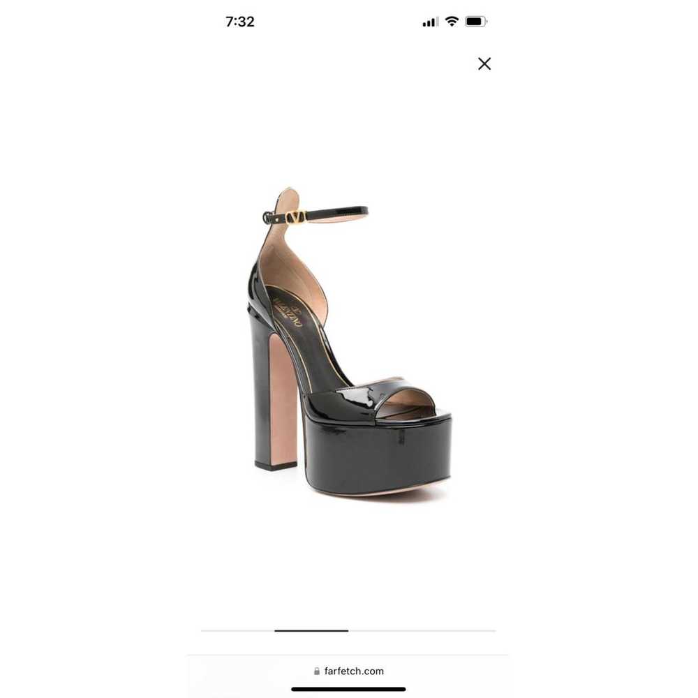 Valentino Garavani Tan-go patent leather heels - image 8