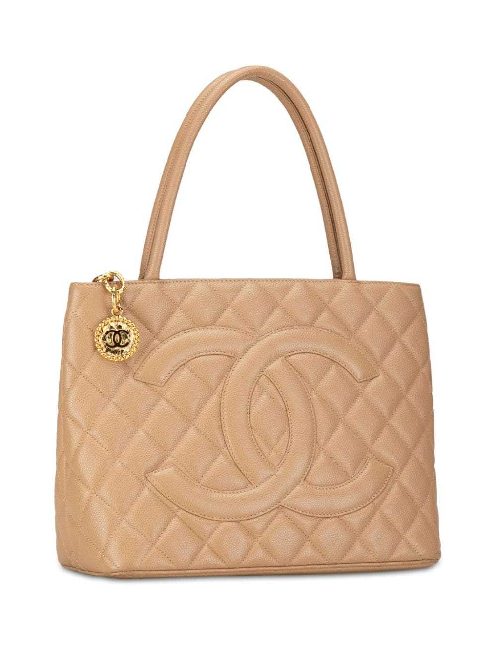 CHANEL Pre-Owned 1996-1997 Caviar Medallion tote … - image 3