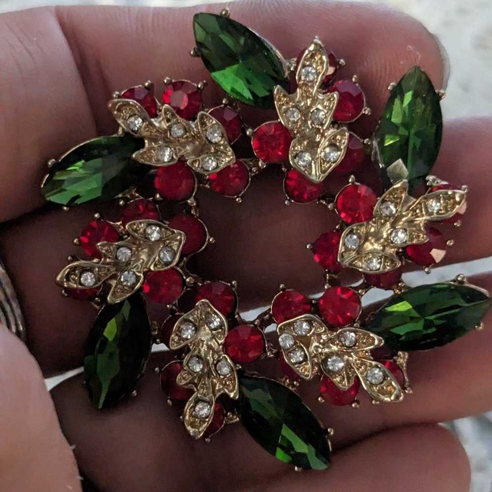 Vintage Xmas Wreath Brooch - image 3