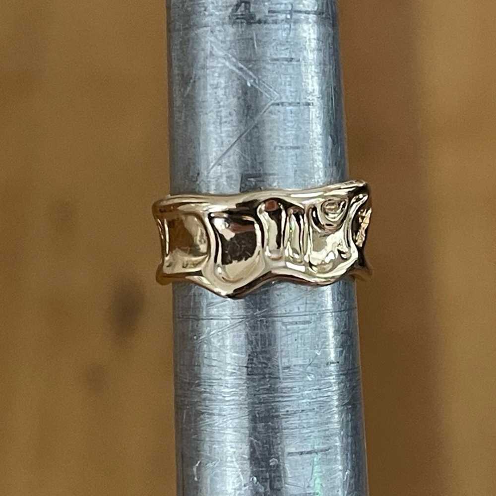 Hammered style rose gold tone size 5.0 pinky ring - image 4