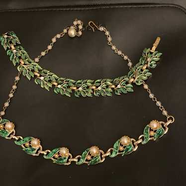 Vintage Gold Necklace & Bracelet - image 1