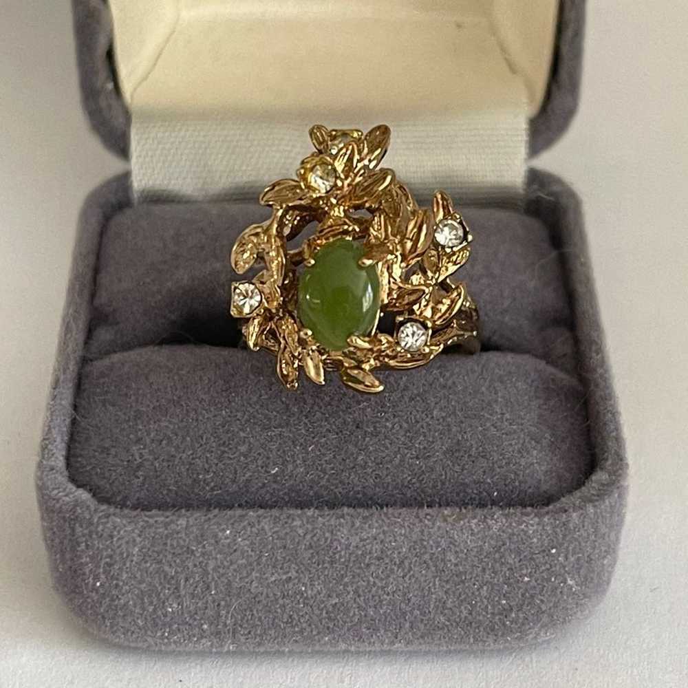 18KT HGE jade rhinestone ring - image 2