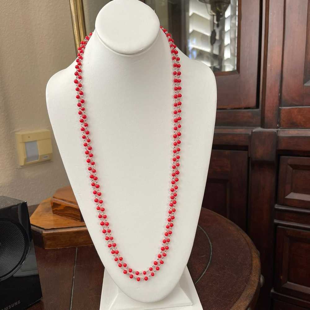 Red coral glass silver tone necklace - image 3