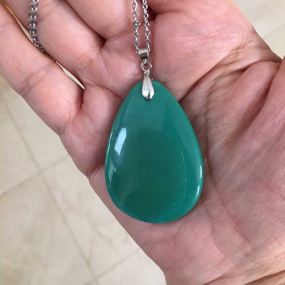 Chrysoprase silver drop pendant & chain - image 4