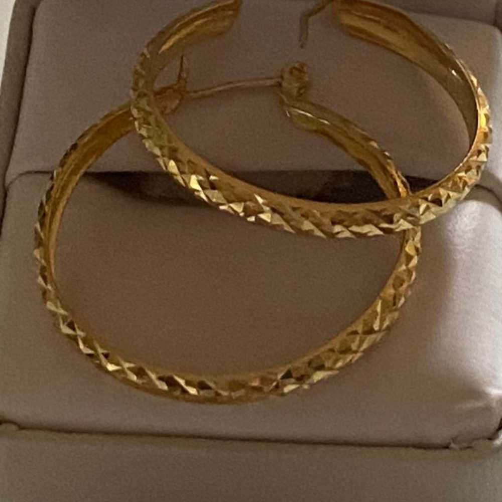 14k gold hoop earrings 1"/ 5/8" 3.6 gram - image 2