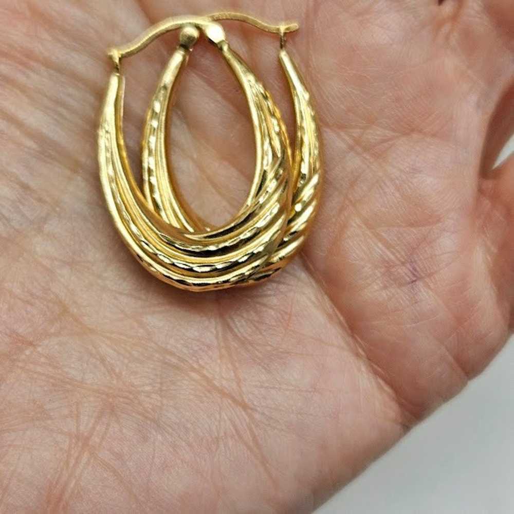 Light 14K gold vintage hoop earrings - image 6