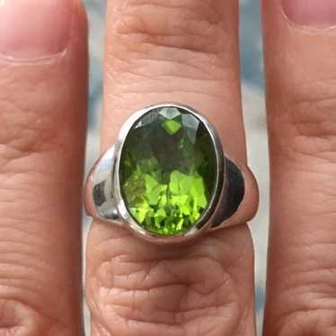 Arizona peridot sterling silver ring