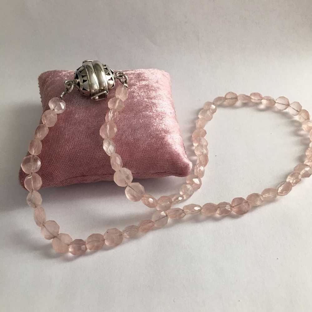 Faceted rose quartz bead silver necklace - image 3