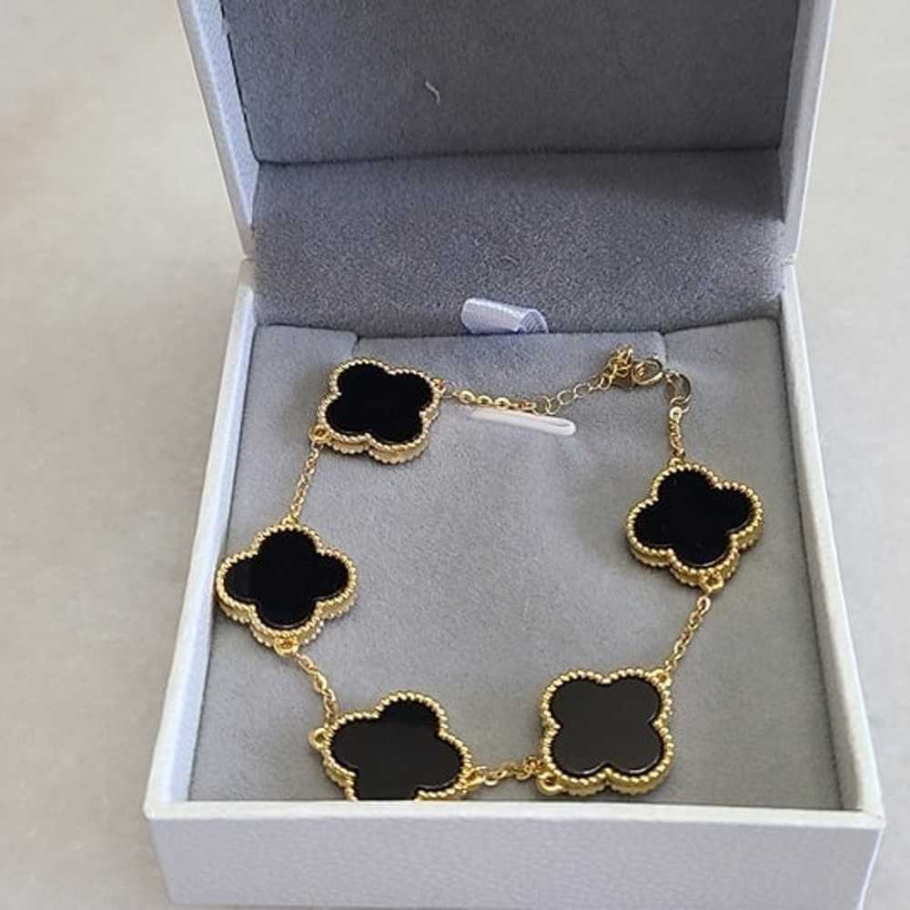 Real 18k Yellow Gold Clover Bracelet Au750  Light… - image 2