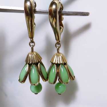 Super RARE 1955 TRIFARI Green Jade Dangle / Chand… - image 1