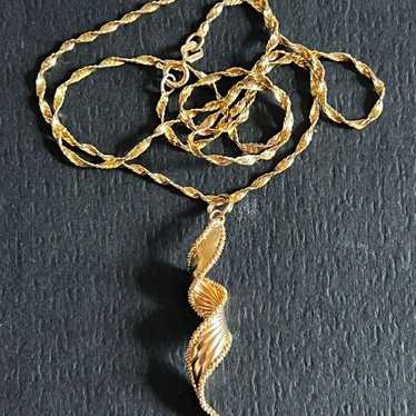 14k gold Twisted Necklace