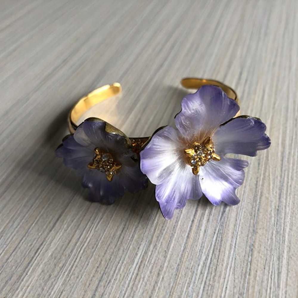 Lucite Flower bracelet - image 2