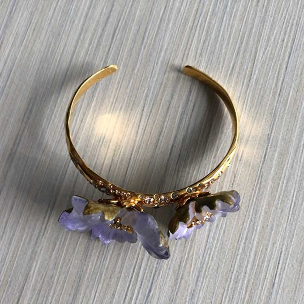 Lucite Flower bracelet - image 8