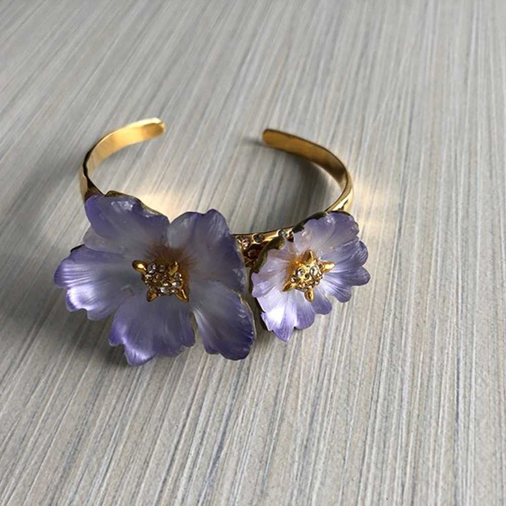 Lucite Flower bracelet - image 9