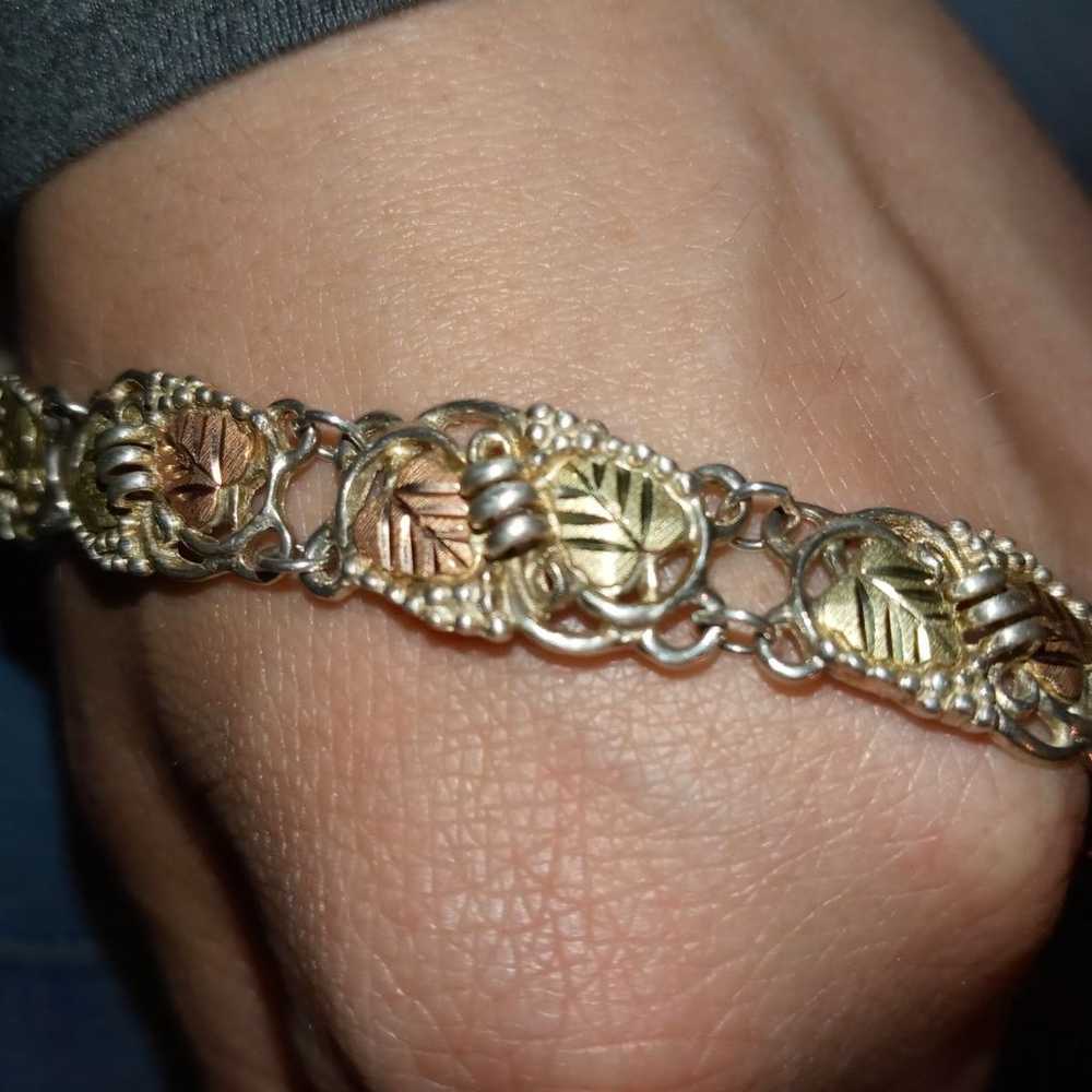 3 tone 10k leaf bracelet - image 2