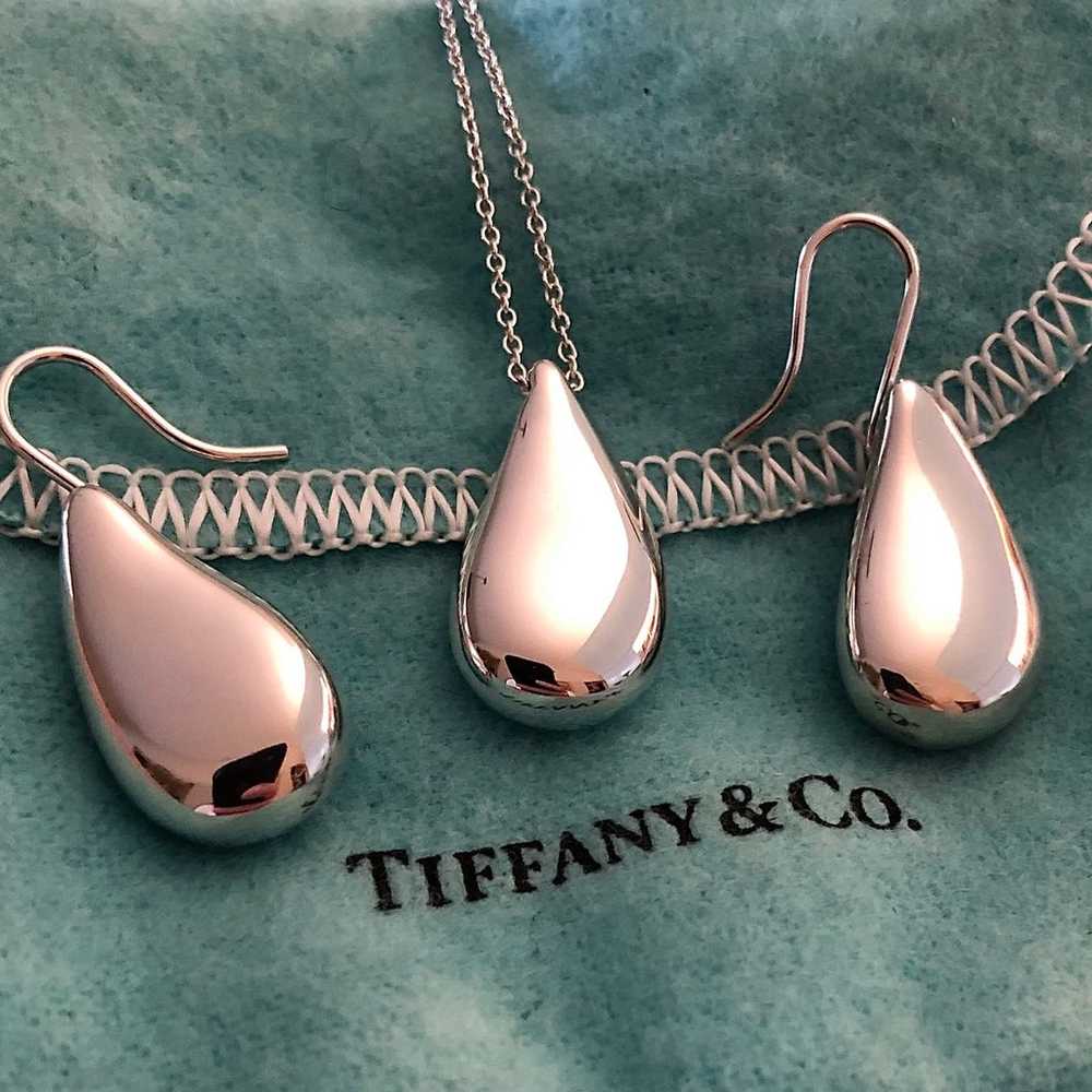 Tiffany & Co. Vintage Large Teardrop Pendant Neck… - image 2