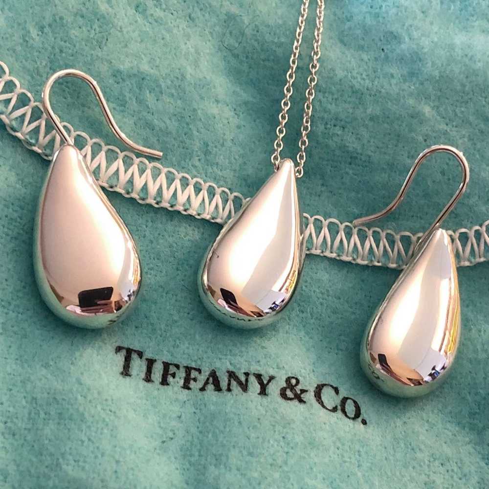 Tiffany & Co. Vintage Large Teardrop Pendant Neck… - image 3