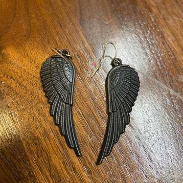 Earrings dark angel wings hot topic - image 1