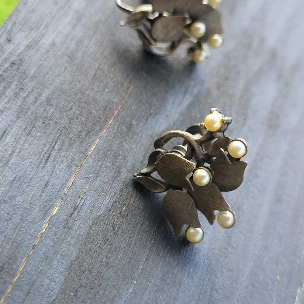 Vintage Screw On Earrings - image 4