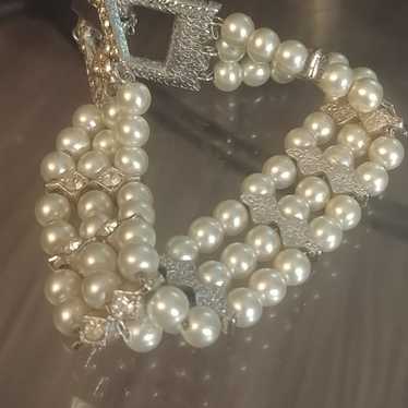 Vintage costume pearl Bracelet - image 1