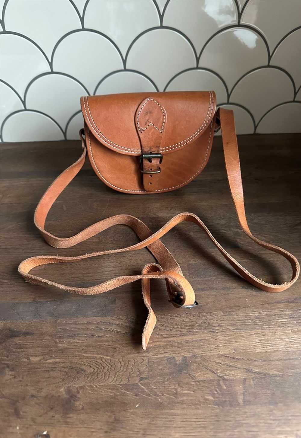 70's Vintage Brown Leather Cross Body Saddle Bag - image 3