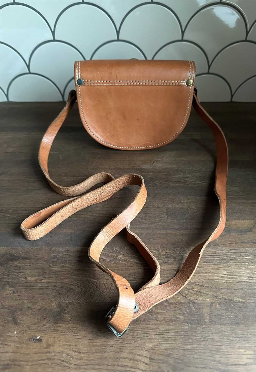 70's Vintage Brown Leather Cross Body Saddle Bag - image 4