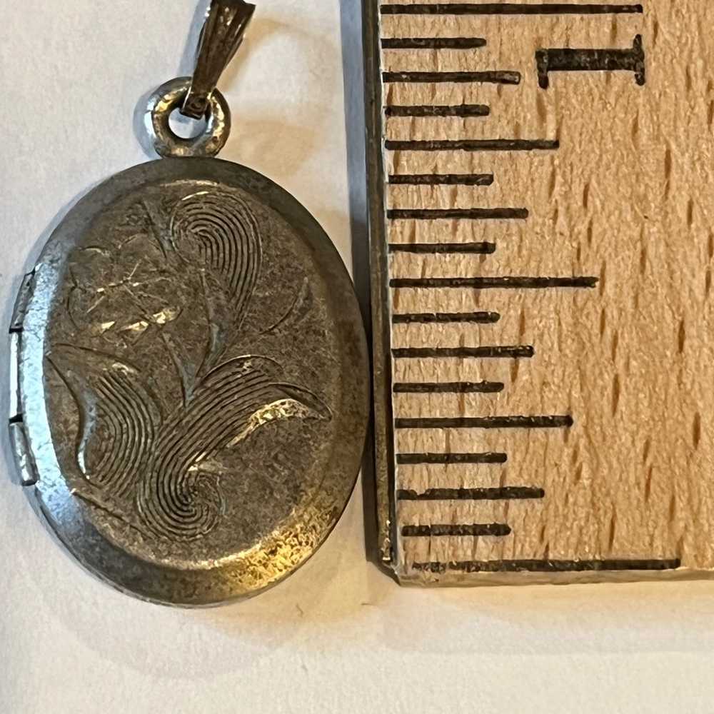 Vintage sterling silver etched locket - image 1