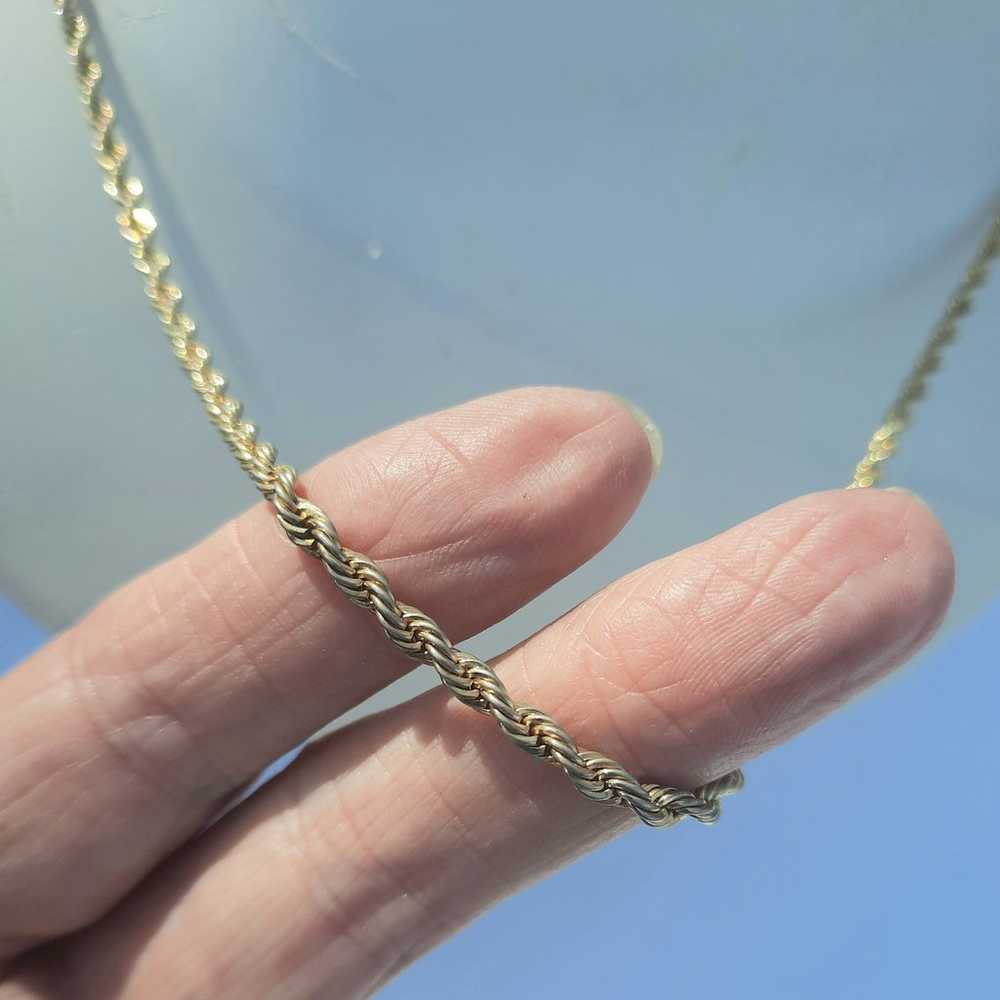 Vintage twisted gold tone chain, 24 inches long, … - image 3