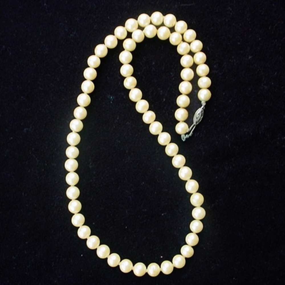 VINTAGE FAUX PEARL NECKLACE STERLING CLASP KNOTTE… - image 3