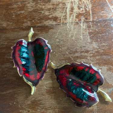 Vintage enamel leaf goldtone earrings