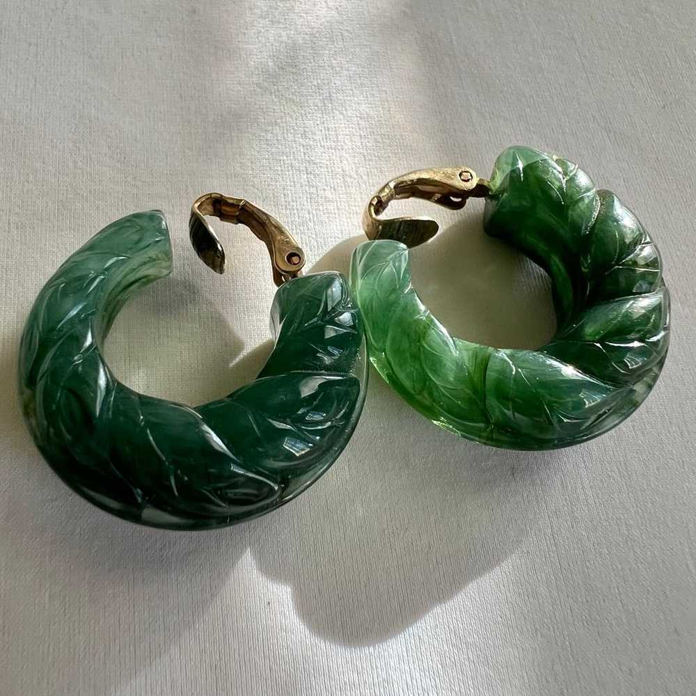 Vintage Avon Carved Green Lucite Chunky Hoop Esta… - image 3