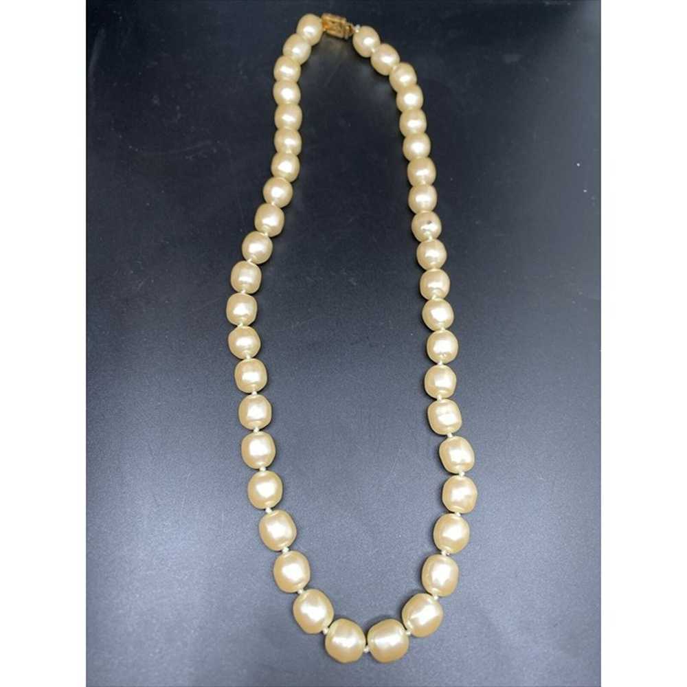 Vintage Monet Pearl Necklace With Goldtone Closur… - image 3