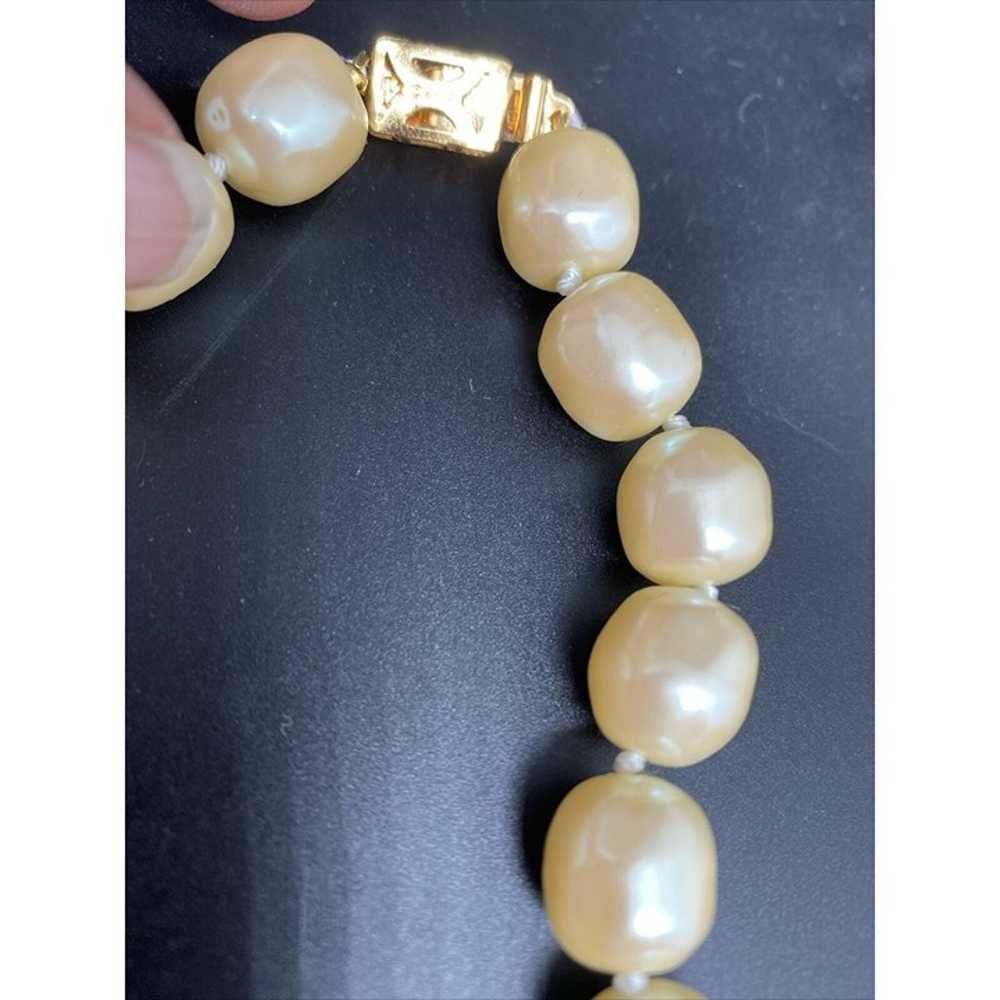 Vintage Monet Pearl Necklace With Goldtone Closur… - image 4