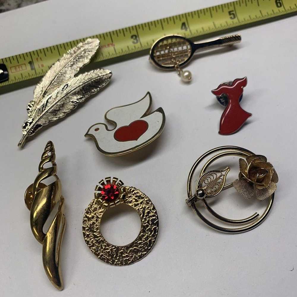 Lot Of 7 Vintage - Modern Mix - Costume Brooch Pi… - image 10