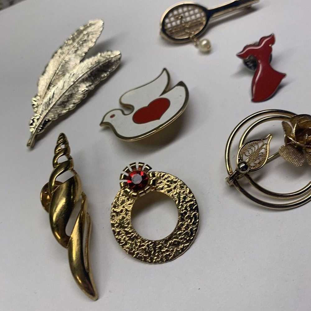 Lot Of 7 Vintage - Modern Mix - Costume Brooch Pi… - image 11