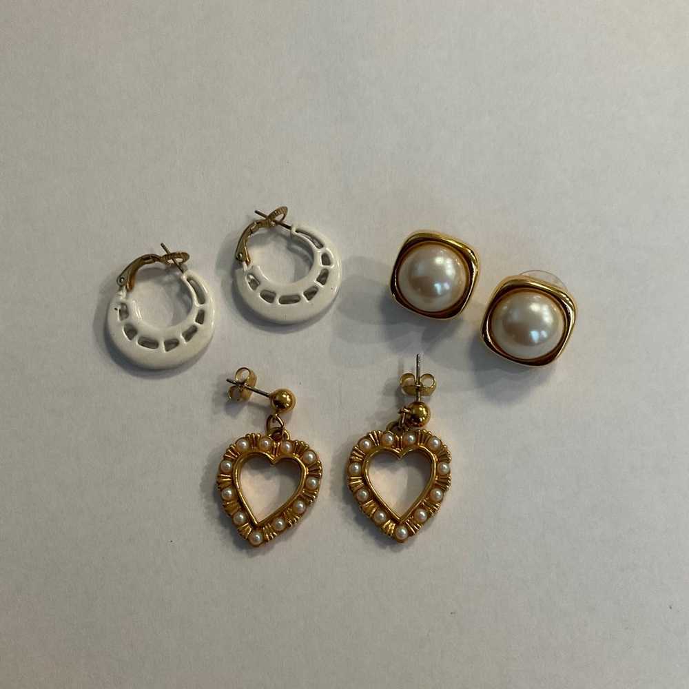 VINTAGE AVON HEART EARRINGS AND TWO PAIRS OF VINT… - image 1